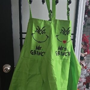 Green Grinch Apron Set for Women